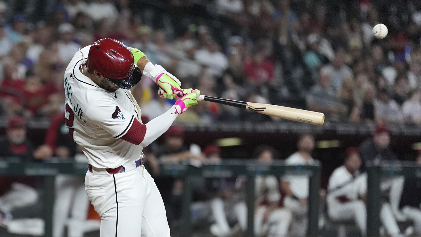 Carroll and Gurriel drive in 2 runs each, Diamondbacks beat Padres 6-2