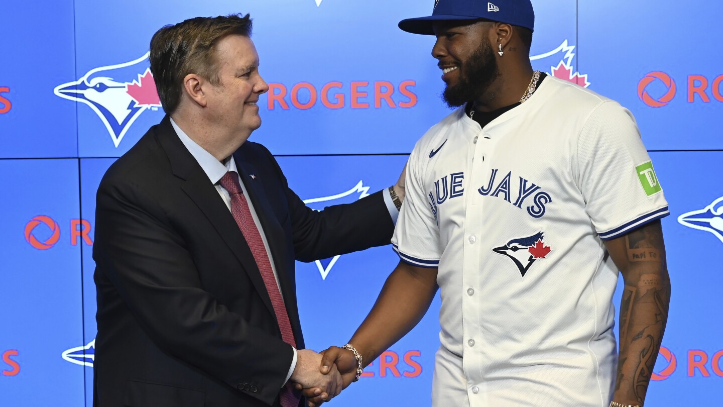 Montreal-born Vladimir Guerrero Jr. signs $500-million, 14-year deal to stay in 'second house'