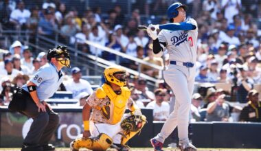 Ohtani high-fives heckler after he homers in Dodgers' win over Padres