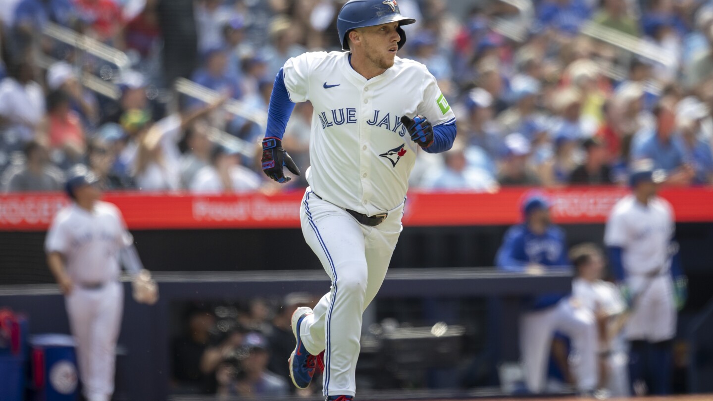 Straw homers twice as the Blue Jays beat the slumping Rangers 14-2