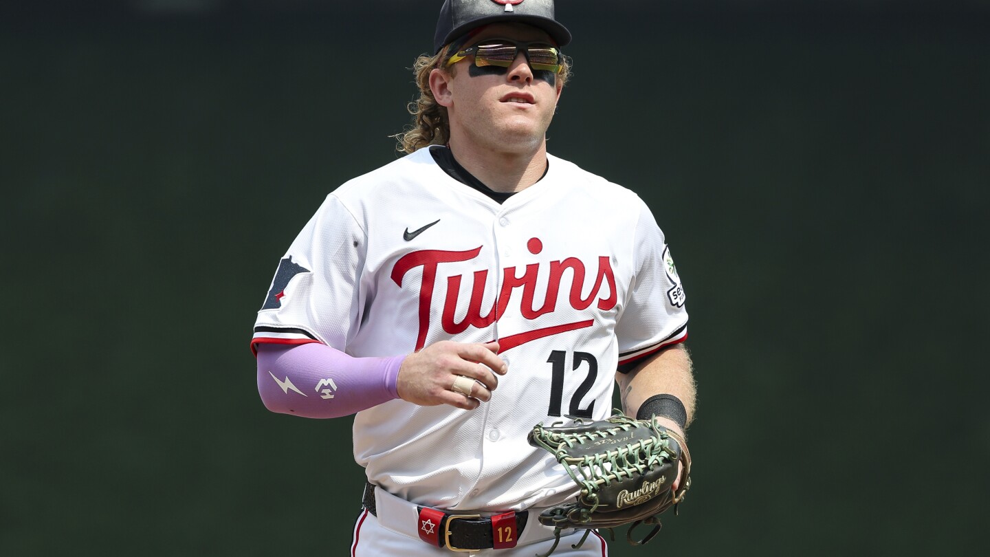 Phillies add OF Harrison Bader from Twins