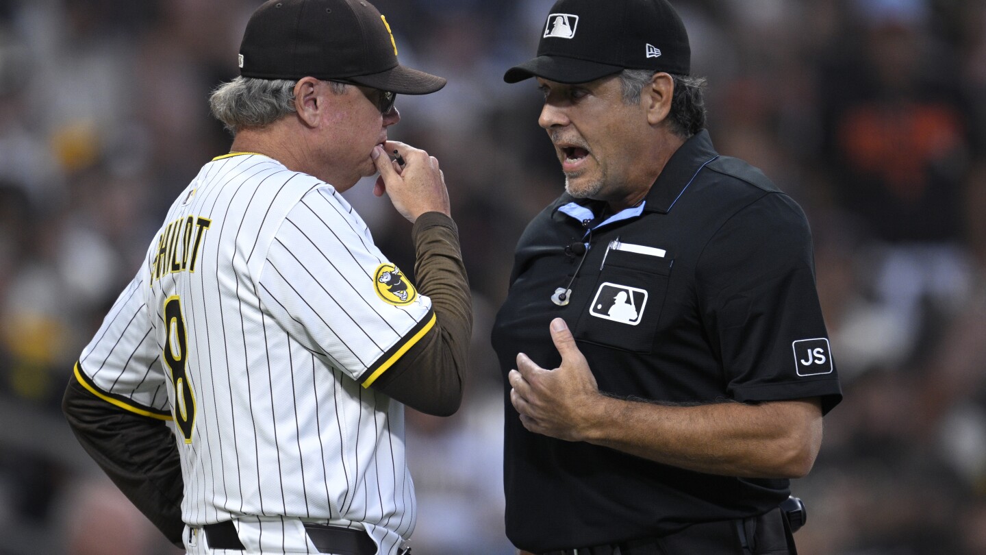 Padres' Bogaerts loses homer on fan interference call, manager Mike Shildt ejected