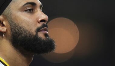 Tatis makes spectacular leaping catch to rob Devers of a home run