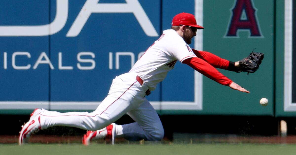 Struggling Angels can't rally late and are swept by the Cubs