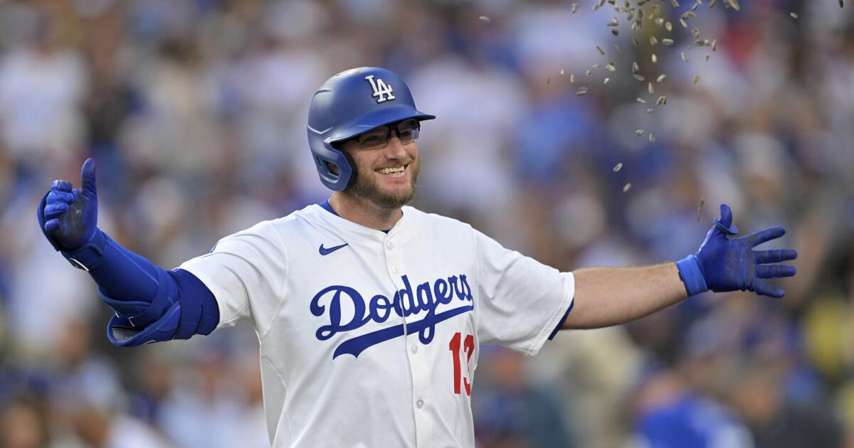 Max Muncy is back with four RBI's in Dodgers' rout of Cardinals