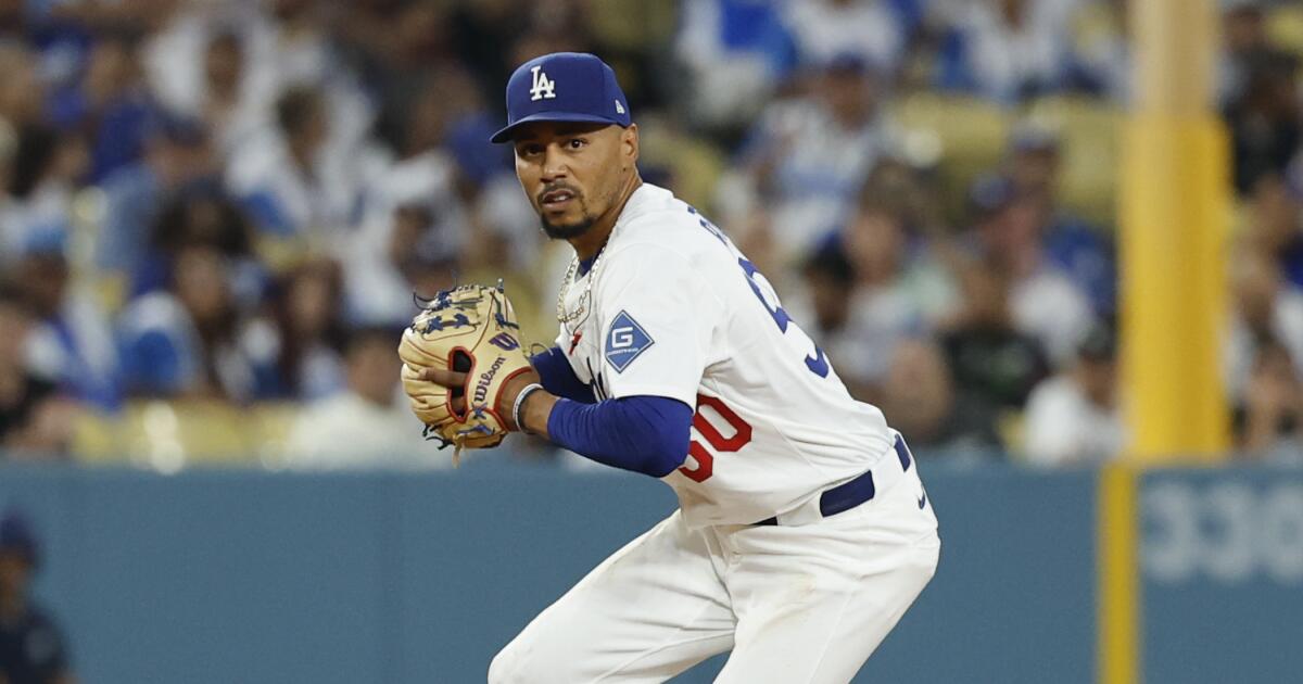 Why the Dodgers aren't moving Mookie Betts back to right field