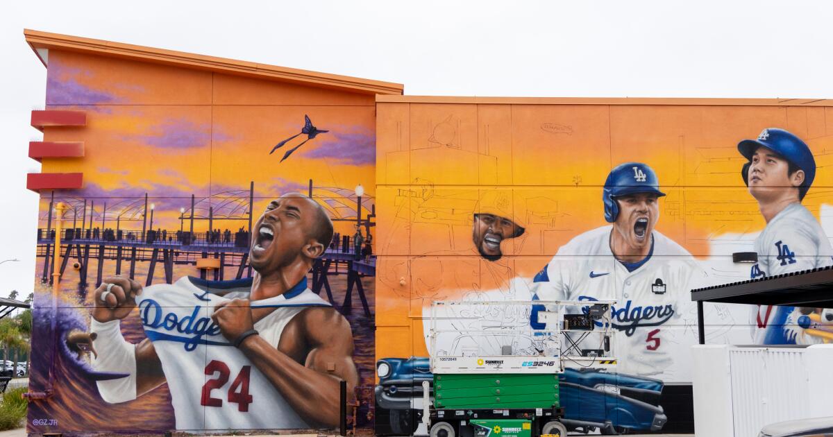 'A twist on it': New mural puts Kobe Bryant in Dodger gear