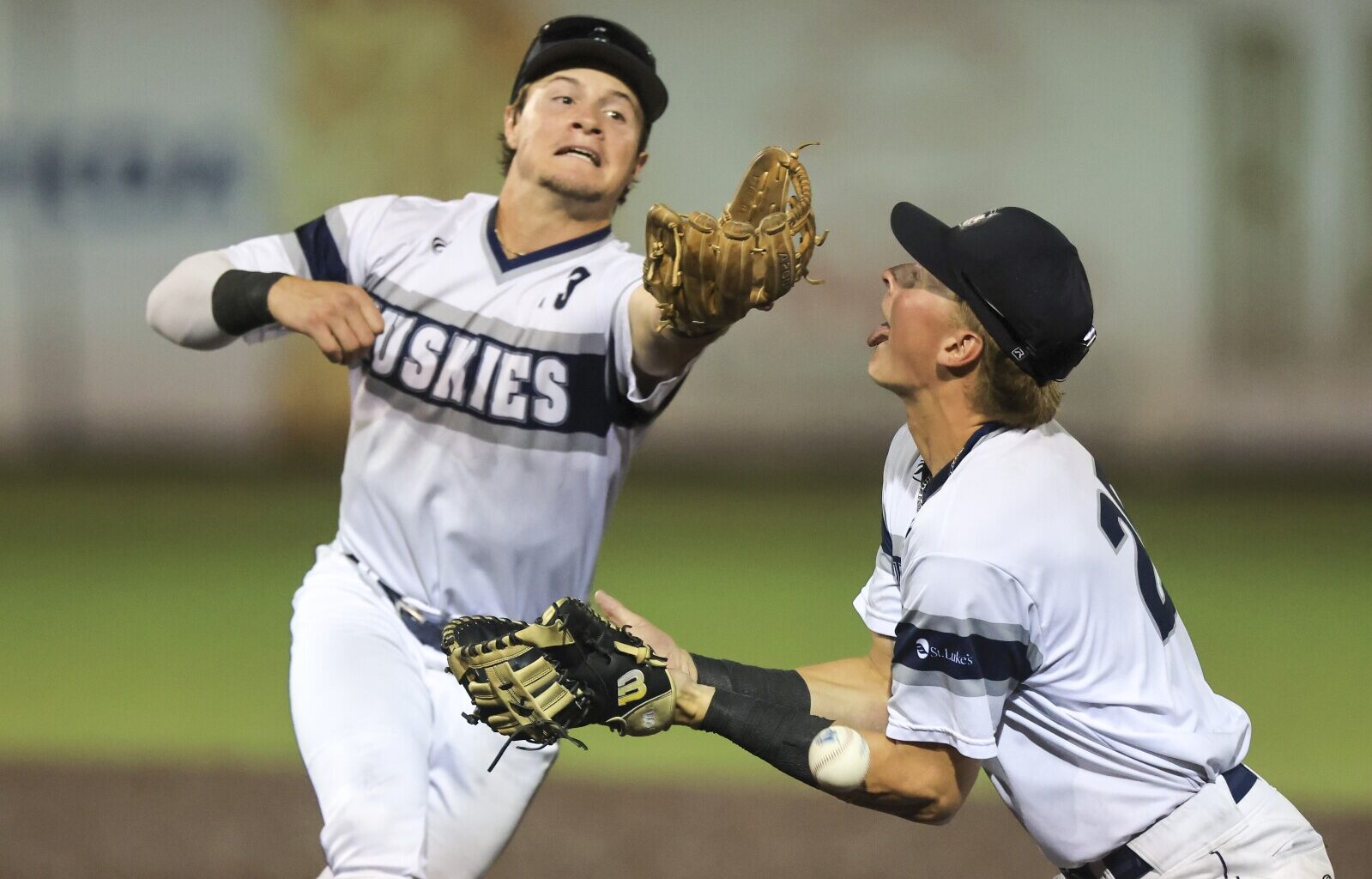 Late 'mishap' costs Huskies Northwoods League title - Duluth News Tribune