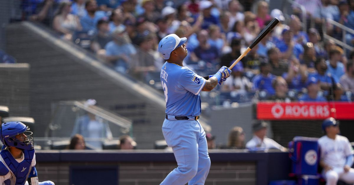 Royals offense falters again, Jays win 4-2