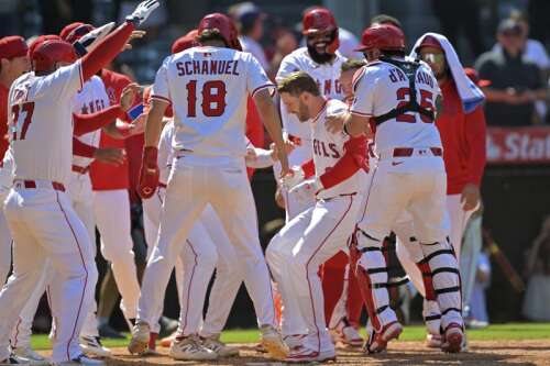 Taylor Ward hits 3-run homer in 9th to lift the Angels past the White Sox, 8-5