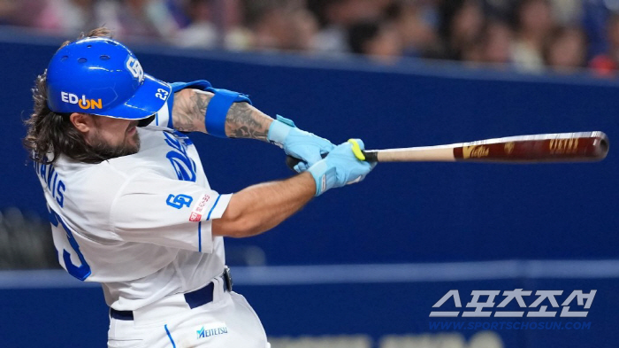 What made the fans' hearts hot, it was last place for three consecutive years and fifth place this year, and sold out 19 consecutive games and up to 2.5 million spectators 