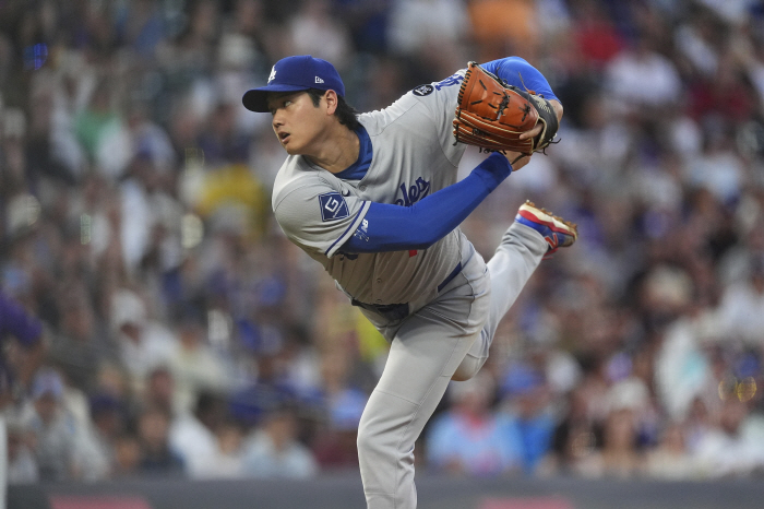 Whatever it is for Ohtani, 37-year-old Kershaw changes the order of his pitching and takes a break on the 4th and holds a mound meeting with Korean and Japanese superstars on the 28th