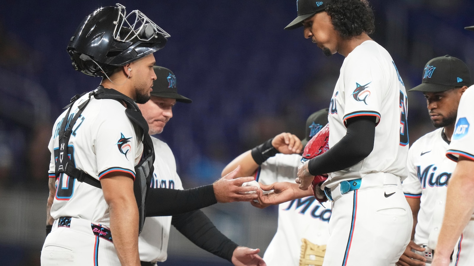 Cardinals snap 5-game losing streak with 8-3 win over Marlins