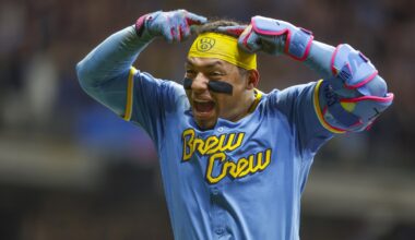 Contreras homers in 9th inning to give Brewers a 5-4 win over Giants