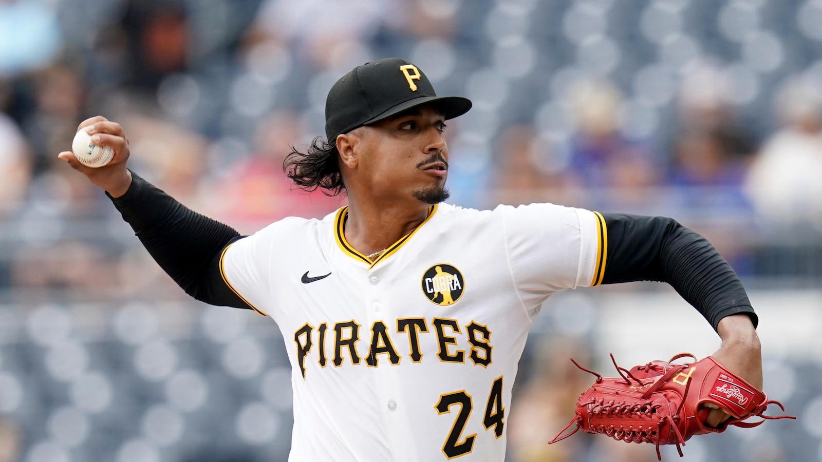 Oviedo earns 1st major league win since 2023 as Pirates beat Blue Jays 2-1 to take the series