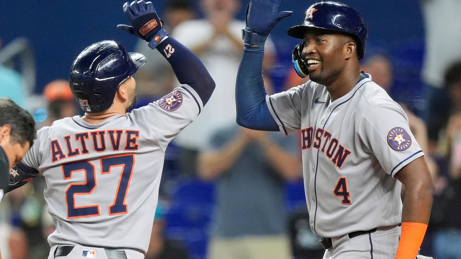 Altuve and Diaz homer to lead the Astros over the Marlins 7-3