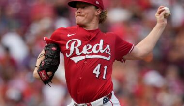 Schwarber hits his 42nd homer in a 4-run 8th inning as the Phillies rally past the Reds 4-1