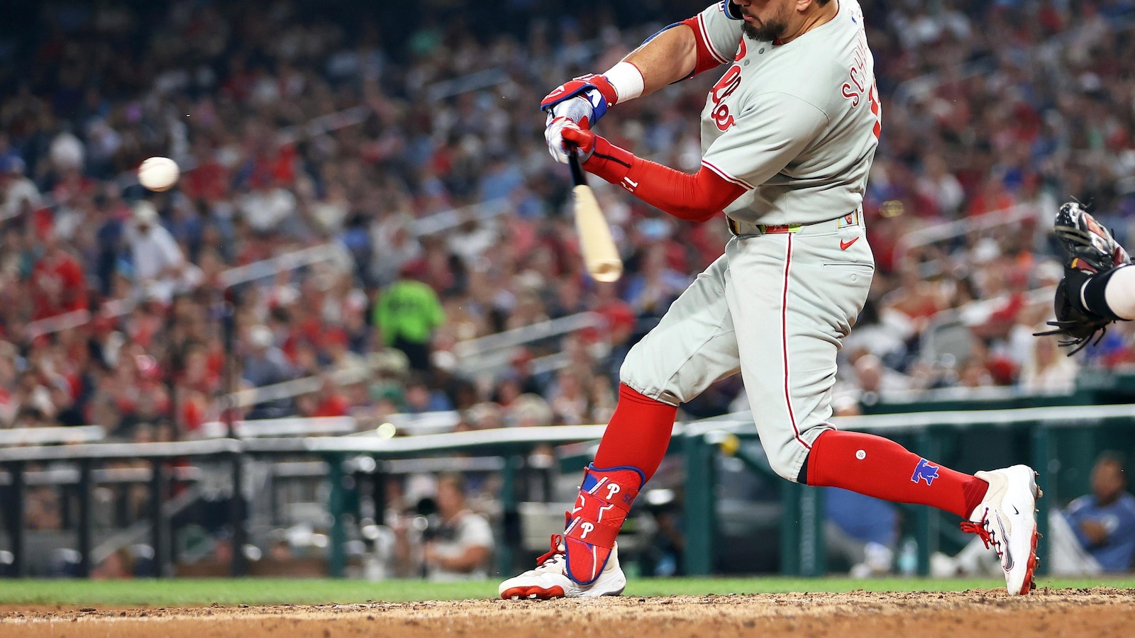 Kyle Schwarber's 43rd homer sends Phillies to 6-2 win over Nats. Closer Duran injured in 9th