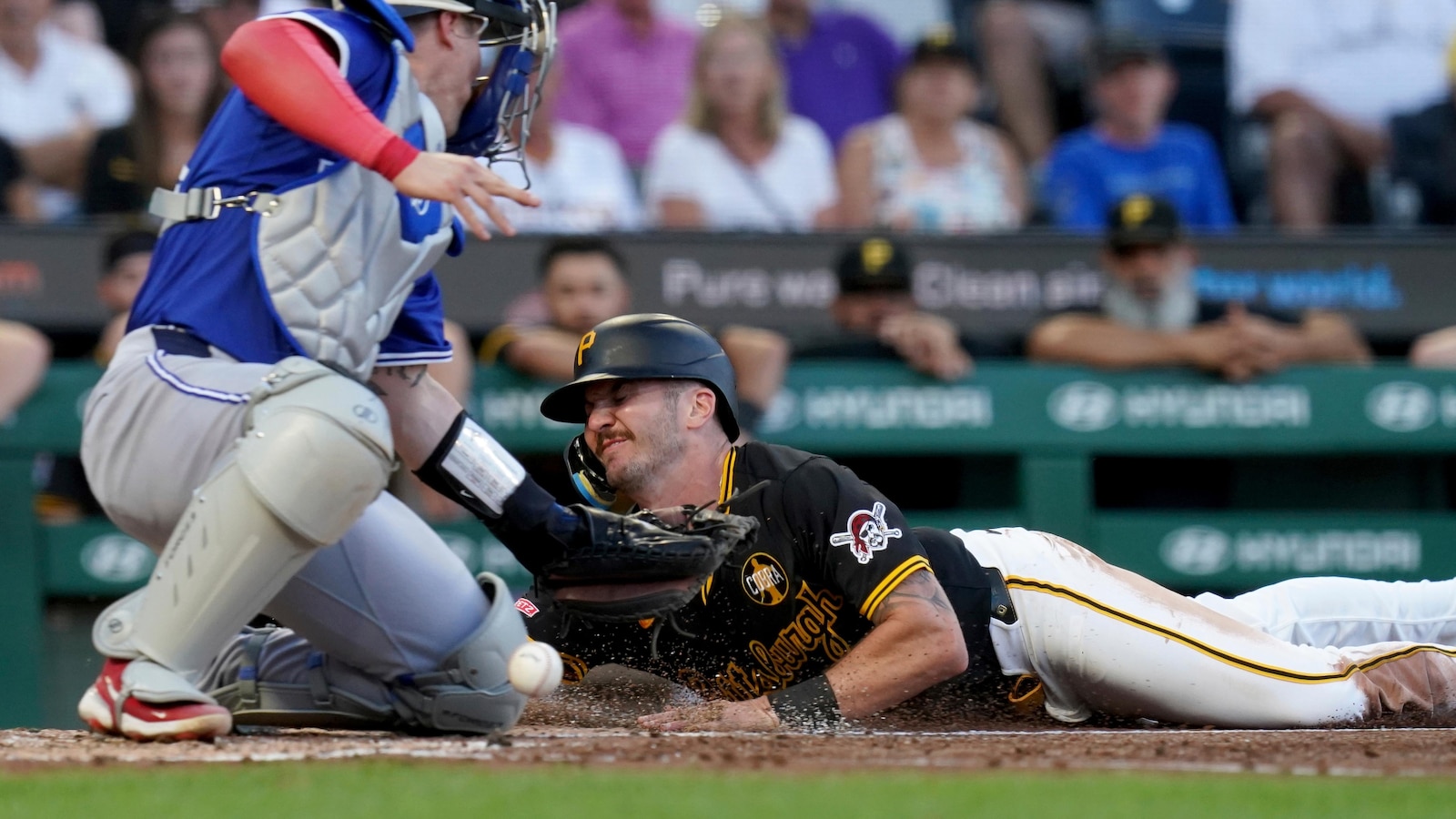 Skenes shines as Pirates capitalize on Blue Jays' errors for 5-2 win