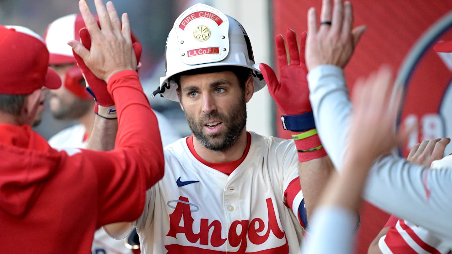 Seattle Mariners v Los Angeles Angels