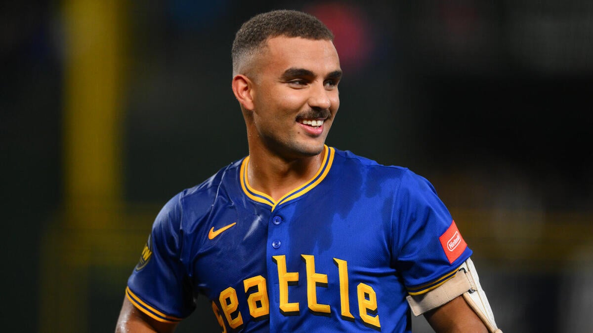 WATCH: Harry Ford's walk-off sacrifice fly moves Mariners into first-place tie with Astros