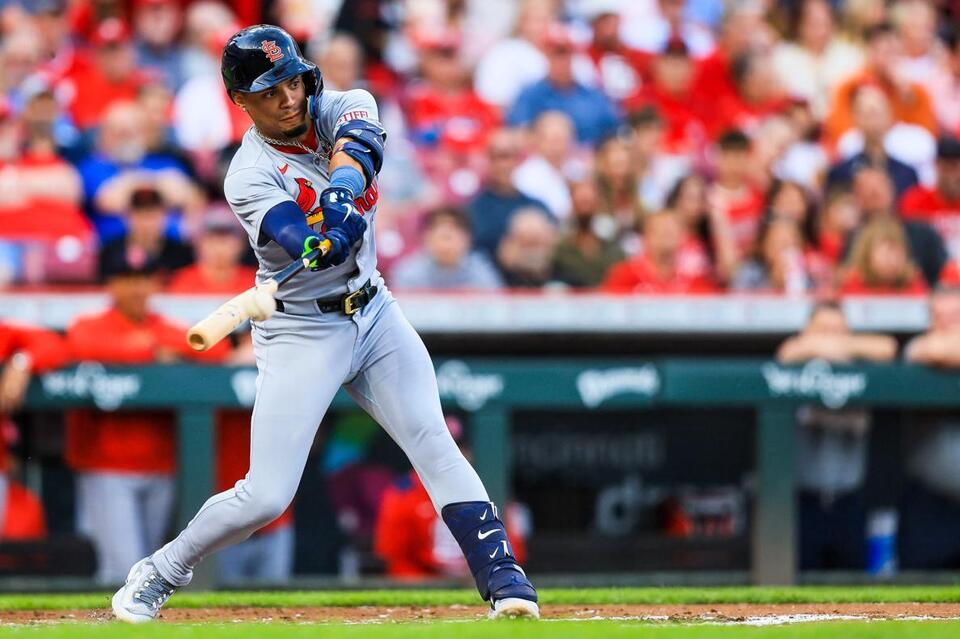 Winn drives in 3 runs, Cardinals take advantage of De La Cruz's error in 10th for 7-5 win over Reds