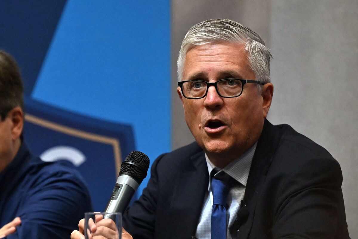 Ex-Astros GM Who Left Baseball for Soccer Eyes Europe Expansion