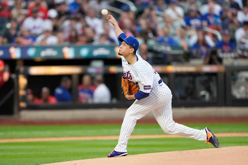 New York Mets pitcher Kodai Senga (34) delivers a pitch against the Philadelphia Phillies.