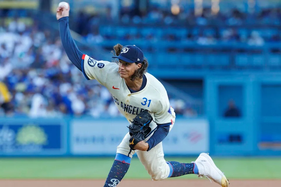 Dodgers pitcher Tyler Glasnow delivers in the first inning against the Giants on Saturday.