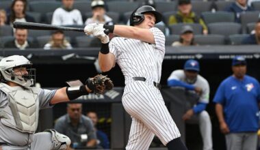 Yankees defeat Blue Jays to close gap in division to two games