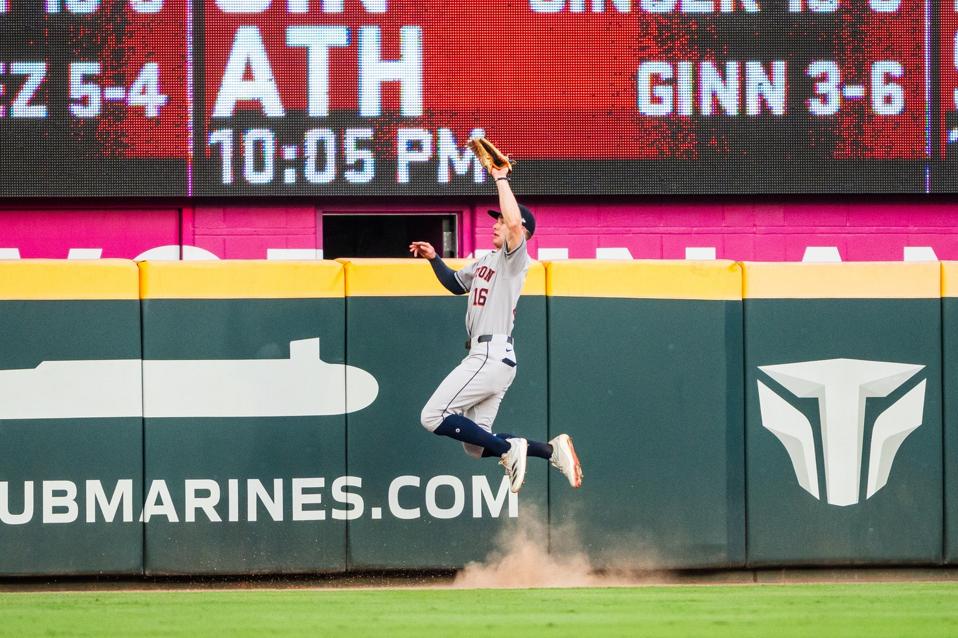 Houston Astros v Atlanta Braves