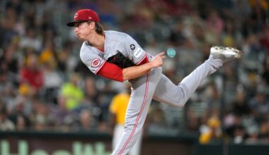 Cincinnati Reds waste chances, lose to A's, remain 1 1/2 back of Mets