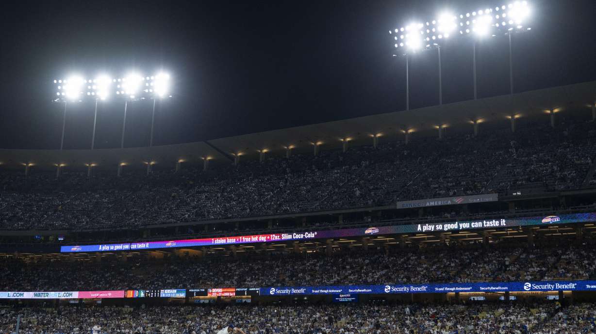 Dodgers become the 10th team in baseball history to draw 4 million fans in a season