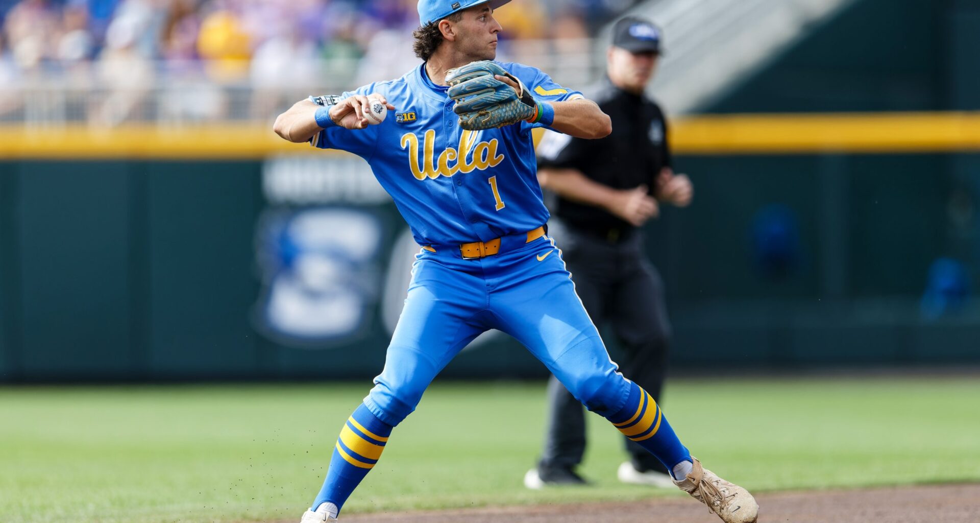 Roch Cholowsky (1) UCLA Bruins vs LSU Tigers in the continuation game eight of the 2025 NCAA Men’s College World Series at Charles Schwab Field in Omaha, Nebraska on Tuesday, June 17, 2025 (Photo by Eddie Kelly/ ProLook Photos)