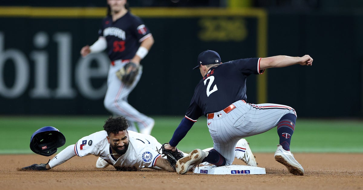 Strong finale from deGrom helps Rangers top Twins 4-2, stop 8-game skid