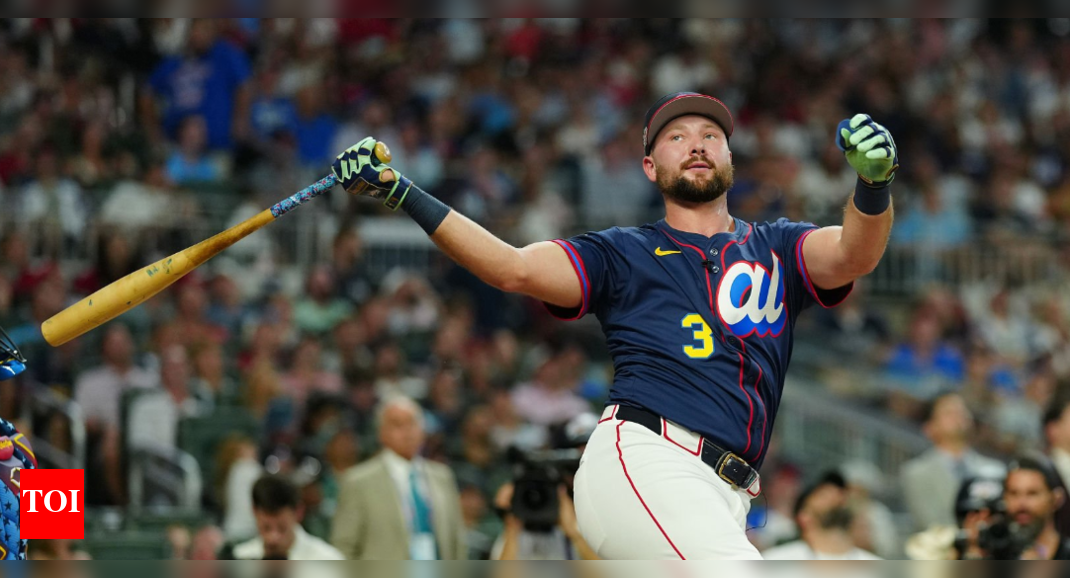 Cal Raleigh and Seattle Mariners protectively celebrate with champagne after a 9-2 win over Colorado Rockies | MLB News