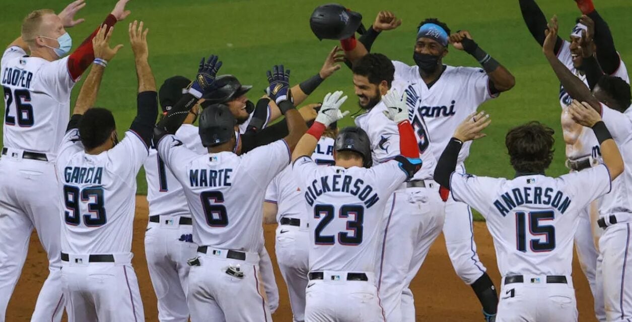 Marlins Surge Past Mets With Big Fifth Inning