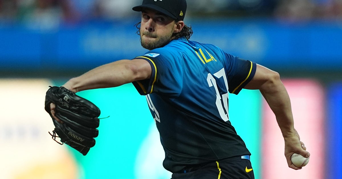 Aaron Nola takes perfect game into 6th, moves to 2nd on Phillies' strikeout list in win over Twins