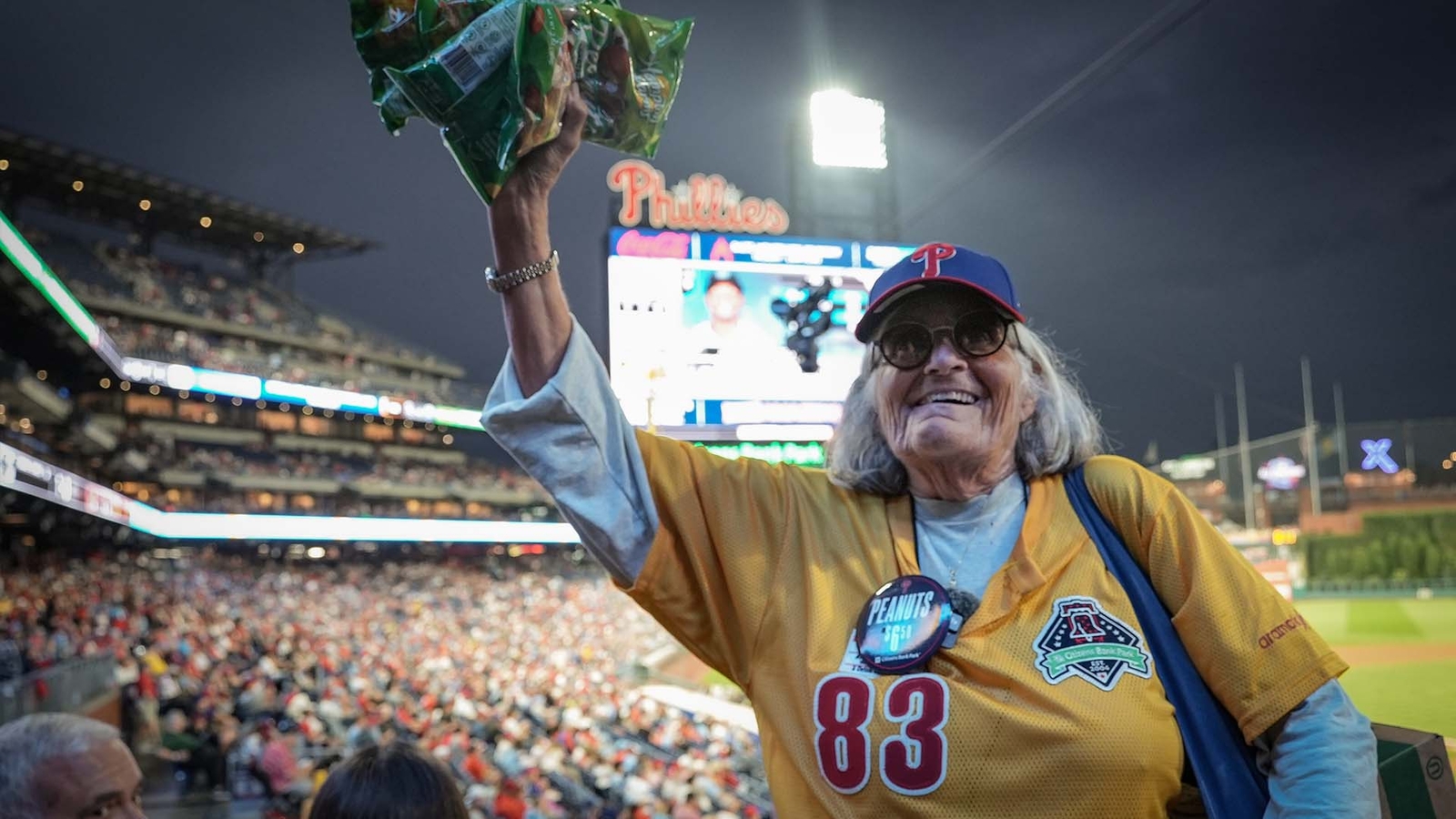 Longtime peanut vendor celebrates 50 seasons at Phillies ballparks
