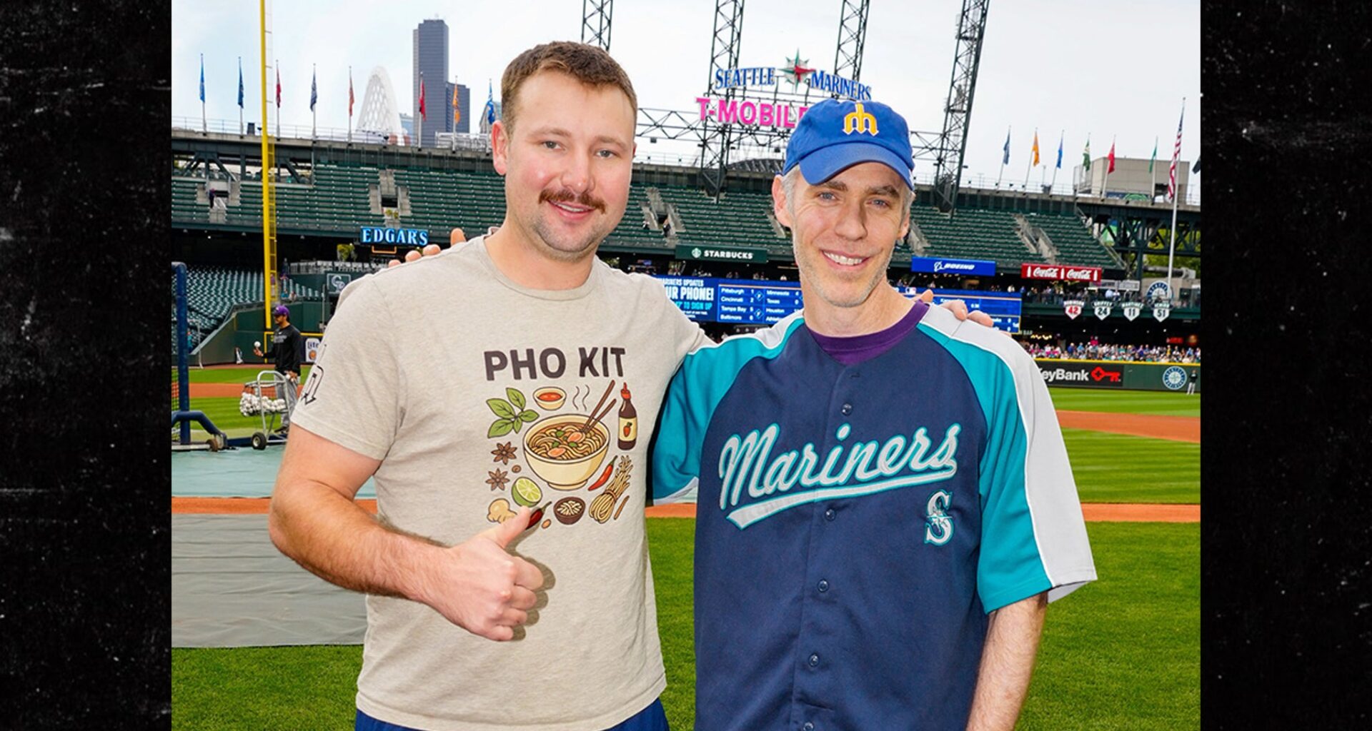 Cal Raleigh Meets Mariners Fan Who Gifted Historic 60th Home Run Ball To Kid