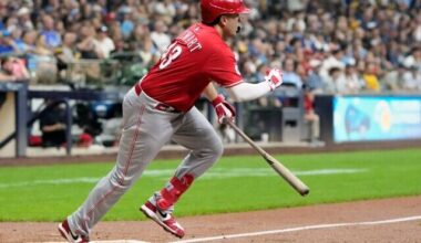 Updates: Jake Bauers hits RBI single for Brewers, Reds lead 7-4