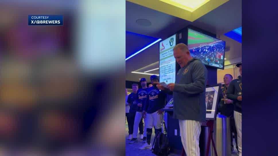 Brewers manager writes letter in Uecker's voice to celebrate playoff spot