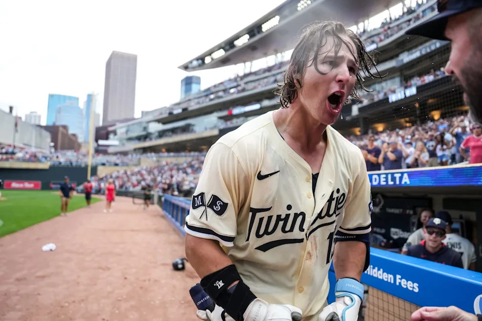 minneapolis, mn august 10: luke keaschall #15 of the minnesota twins celebrates after hitting a walk off home run against the kansas city royals on august 10, 2025 at target field in minneapolis, minnesota. (photo by brace hemmelgarn/minnesota twins/getty images)