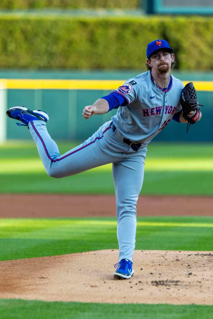 New York Mets starting pitcher Nolan McLean (26) warms up in the first inning against the Detroit Tigers at Comerica Park.