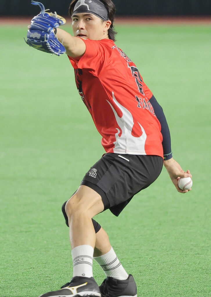 練習をこなした上沢直之（カメラ・朝田　秀司）