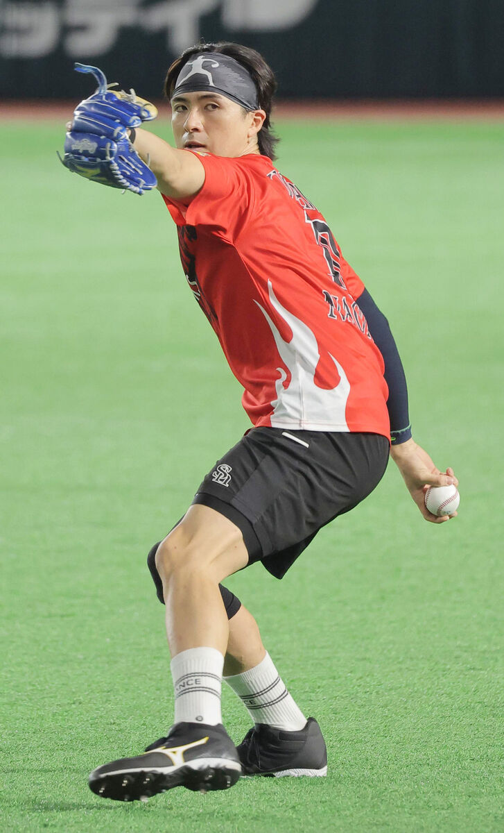 練習をこなした上沢直之（カメラ・朝田　秀司）