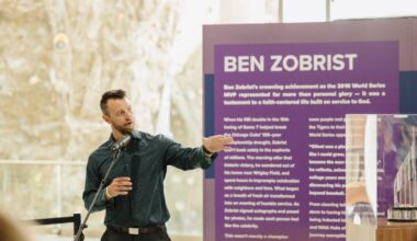 Cubs icon Ben Zobrist brings World Series MVP trophy to Olivet – Shaw Local