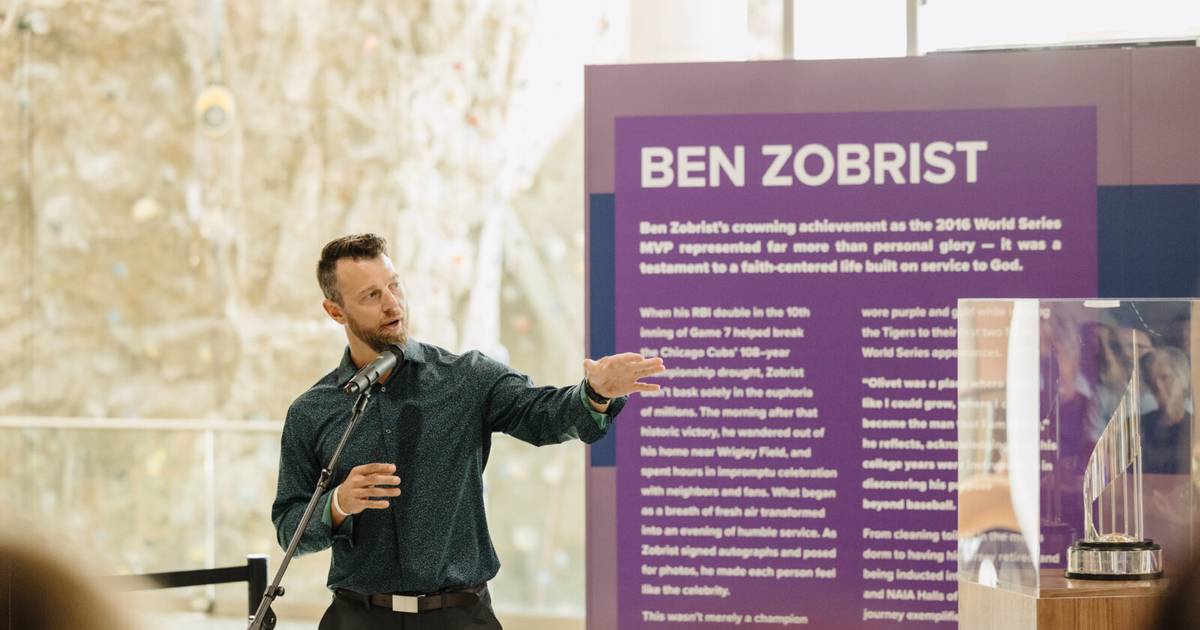 Cubs icon Ben Zobrist brings World Series MVP trophy to Olivet – Shaw Local