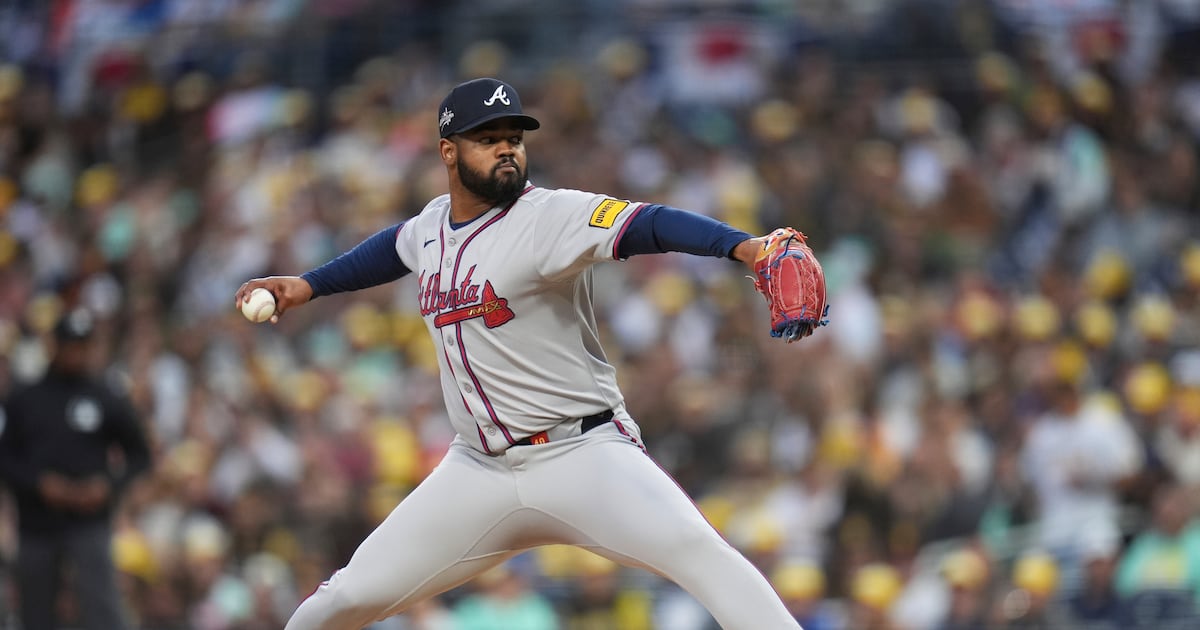 Braves notes: Reynaldo Lopez throws bullpen; Snitker faces son, who’s a coach with Astros