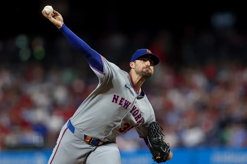 New York Mets pitcher Clay Holmes (35) throws a pitch against the Philadelphia Phillies during the third inning on Sept. 10, 2025, at Citizens Bank Park.